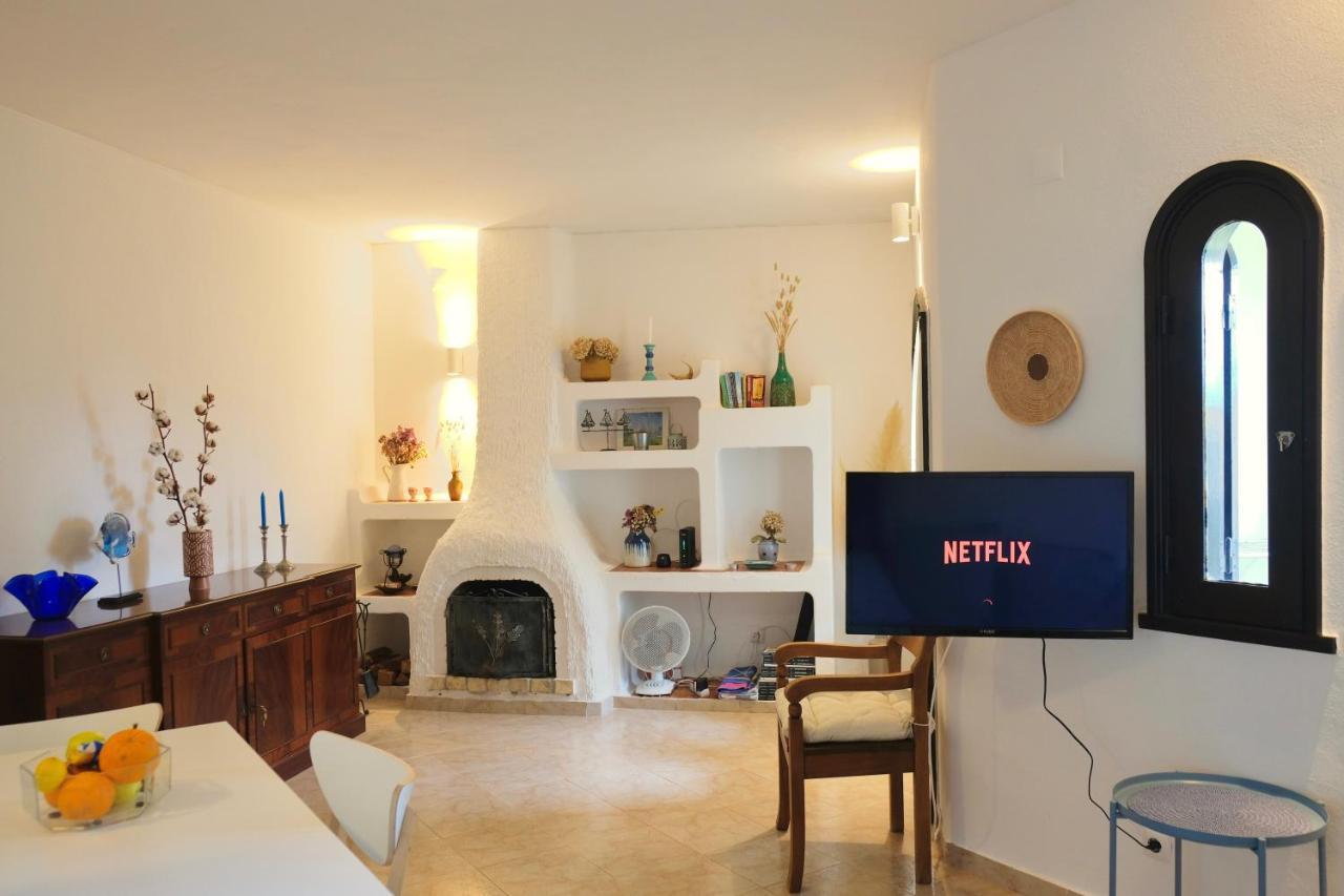 Peaceful & Spacious Apt With Parking & Queen Bed Carvoeiro  Kültér fotó