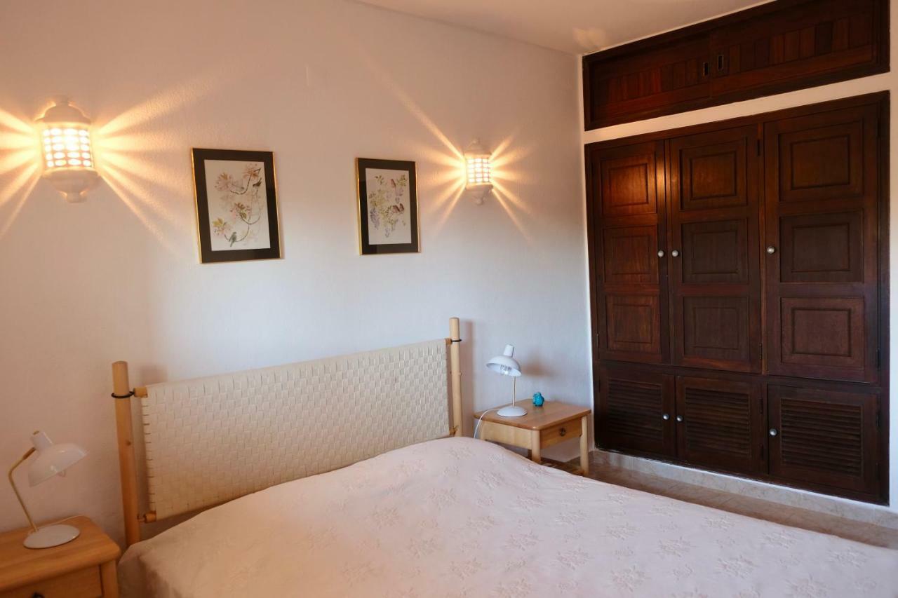 Peaceful & Spacious Apt With Parking & Queen Bed Carvoeiro  Kültér fotó